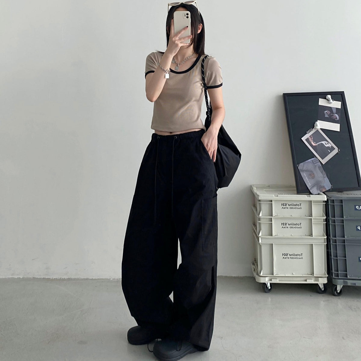 Pantaloni “Urban Flow” larghi con coulisse