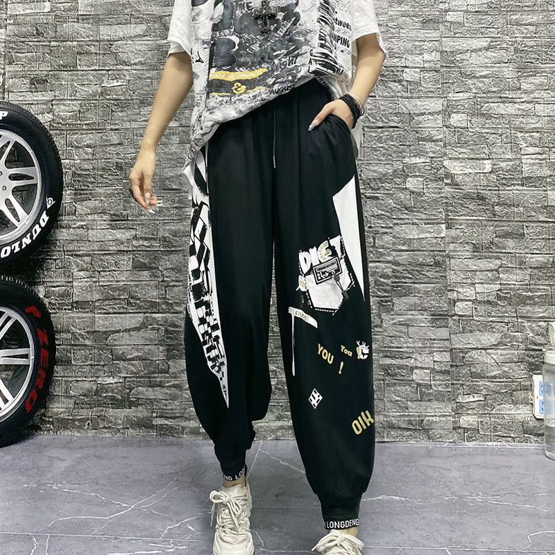 Pantaloni harem stampa lettering street style