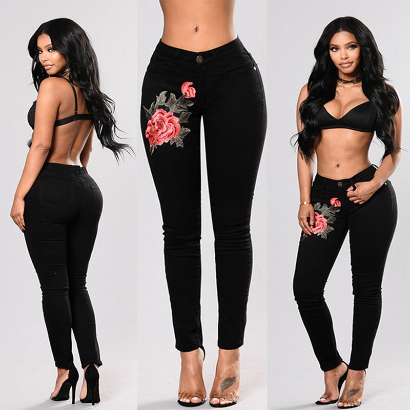 jeans slim ricamati rosa elasticizzati